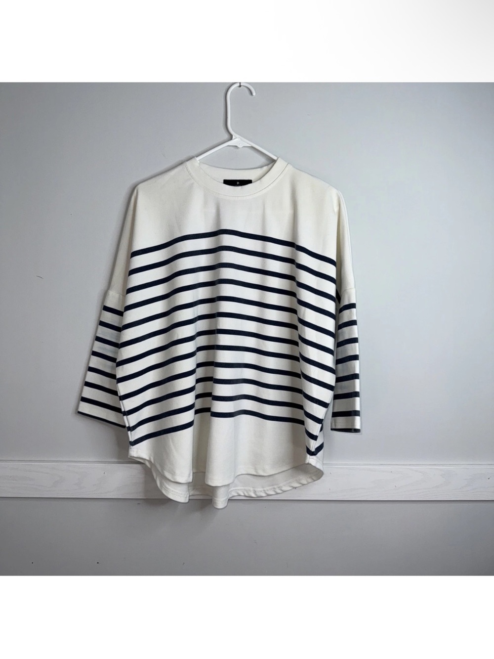 Pomander Place Swing Top One Size White Blue Stripe 3/4 Dolman Sleeve
